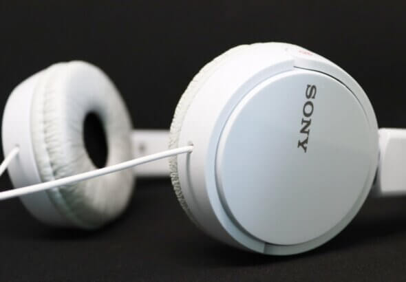 mionea_clau-headphones-5466314_1920